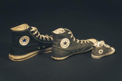 Foto: 3 converse sko fra barnestørrelse til voksenstørrelse